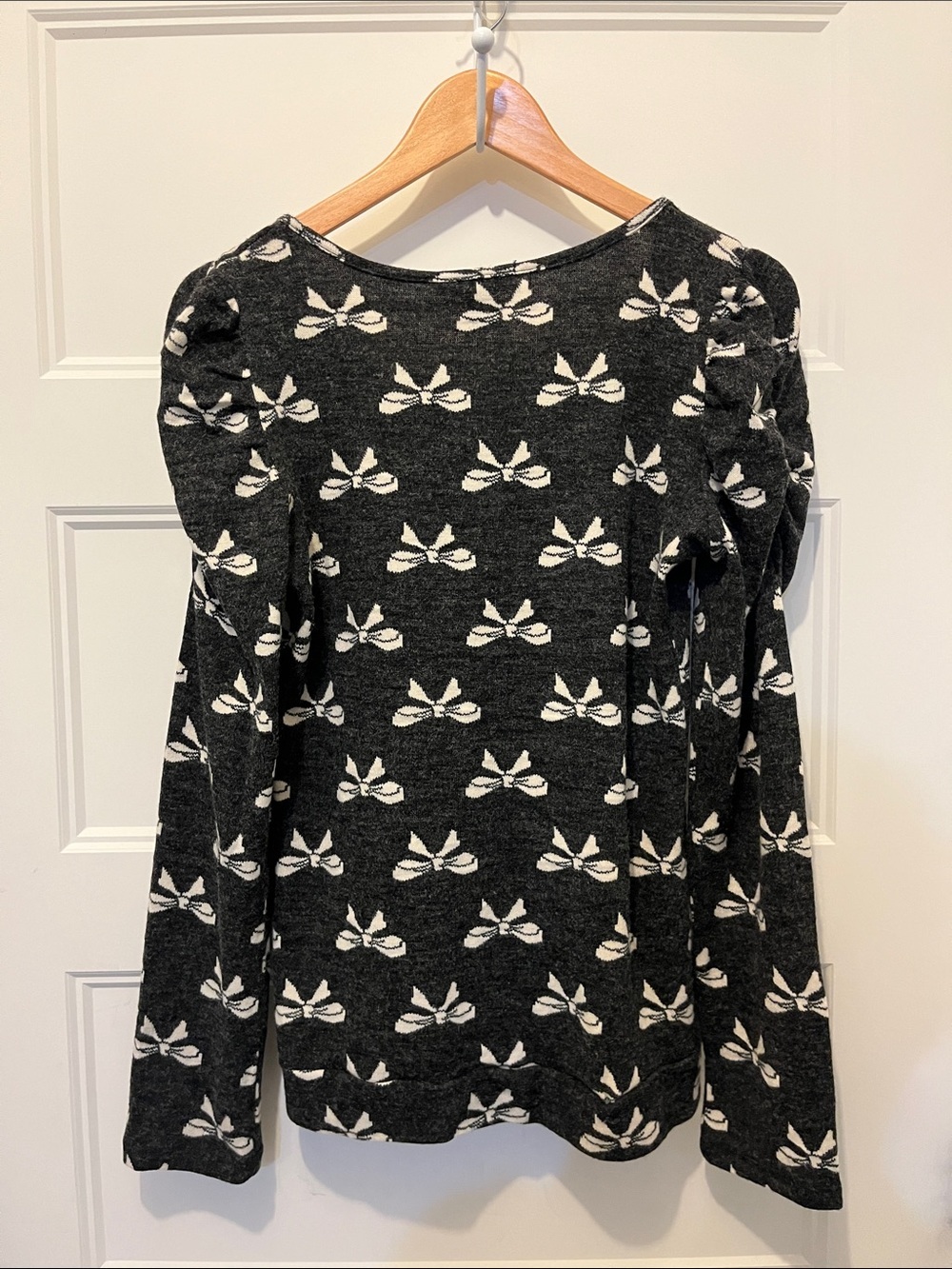 Black Puff-Sleeve Cardigan Top with Ivory Bow Motif - Picture 3 of 6